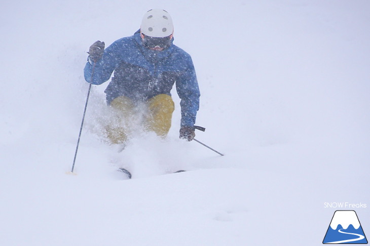 ニセコアンヌプリ国際スキー場 11月の『ワヤ豪雪』を滑る。オープン初日からパウダースノー！